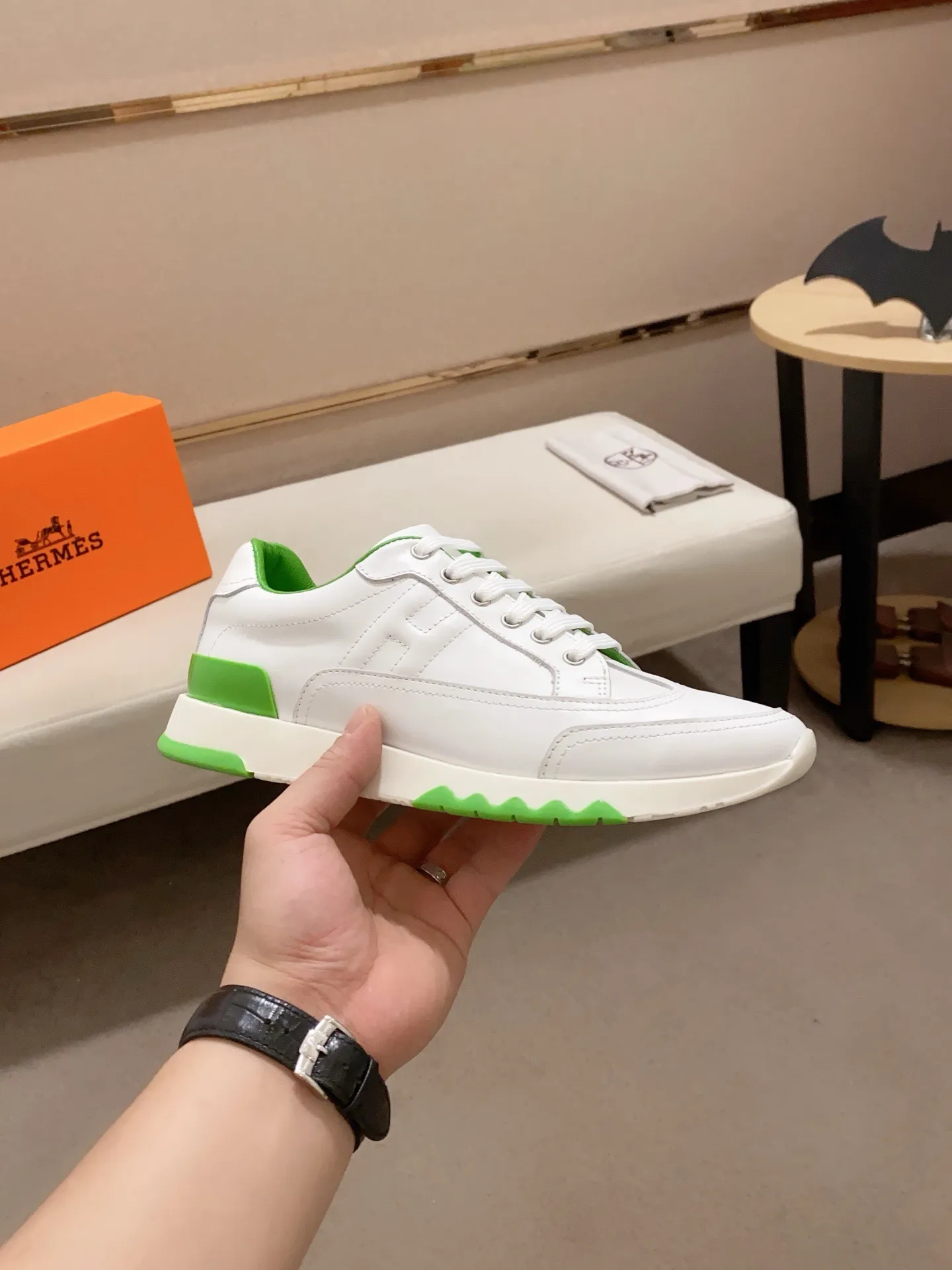 Ex-factory price: 500💰《HERMES》【Classic original single version】Hermès; top 🔝purchasing agent🔍🔍men's latest 🇺🇸sold simultaneously, original imported from Italy ▲▲first-layer cowhide ▲▲ (high-end, nobility and class) ) Exquisite workmanship (Italian 🇮🇹 imported water-dyed 🐂 cowhide lining) sole: original sole provided by the original factory, ⚠️exclusive double-layer activity·TPR·rubber·combined molded outsole; super comfortable·wear-resistant·non-slip·environmental protection The real thing is more beautiful when photographed in kind (high quality, following orders), you can come in and out at will * Number of yards: 38·39·40·41·42·43·44# (can be customized 45.)